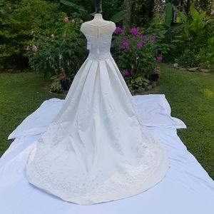 WEDDING DRESS BEAUTIFUL/ELEGANT PALE BLUE AND OFF WHITE COLOR SIZE 10